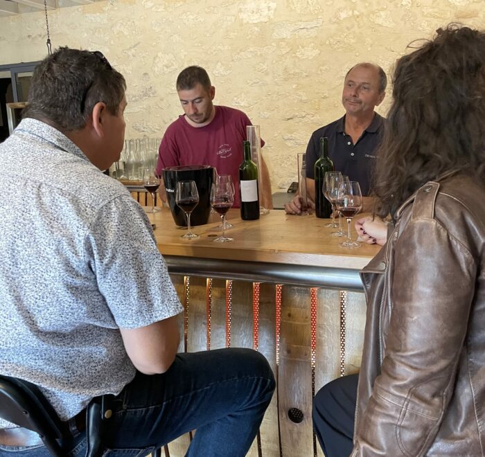 dégustation du nouveau millésime avec le vigneron Alain Tourenne du Château Monplaisir