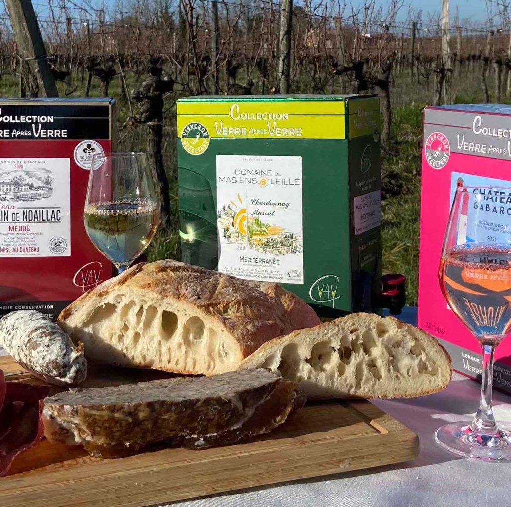 table repas, saucisson, pain, bag-in-box, vins